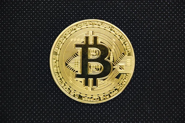bitcoin, blockchain, currency, coin, gold, bitcoin business, bitcoin icon, safety, bitcoin wallet, bank, business, cash, bit, trade, conceptual, exchange, cryptocurrency, bitcoin, bitcoin, bitcoin, bitcoin, bitcoin. Business Salaries Canada and US: Currency and Payroll Tax