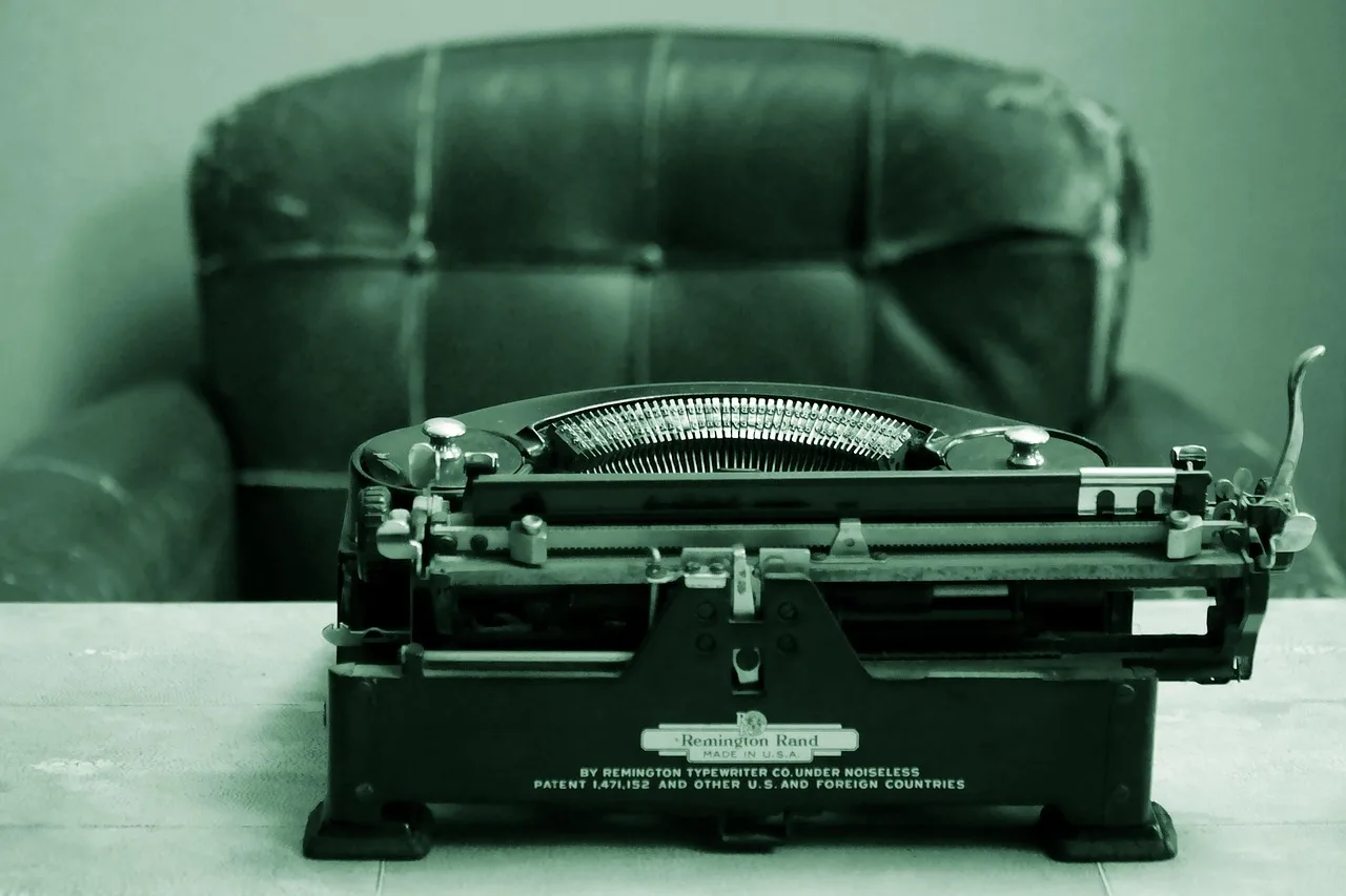 typewriter, vintage, old, vintage typewriter, retro, antique, to write, nostalgia, letter, machine, word, black, white, typing, classic, message, office, technology, black and white, writer, remington, journalism, letters, remington rim. Resumes and cover letters for people who want the details